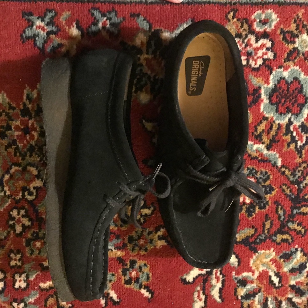 Clarks Wallabee Lace up Shoes Black Suede/Canvas.